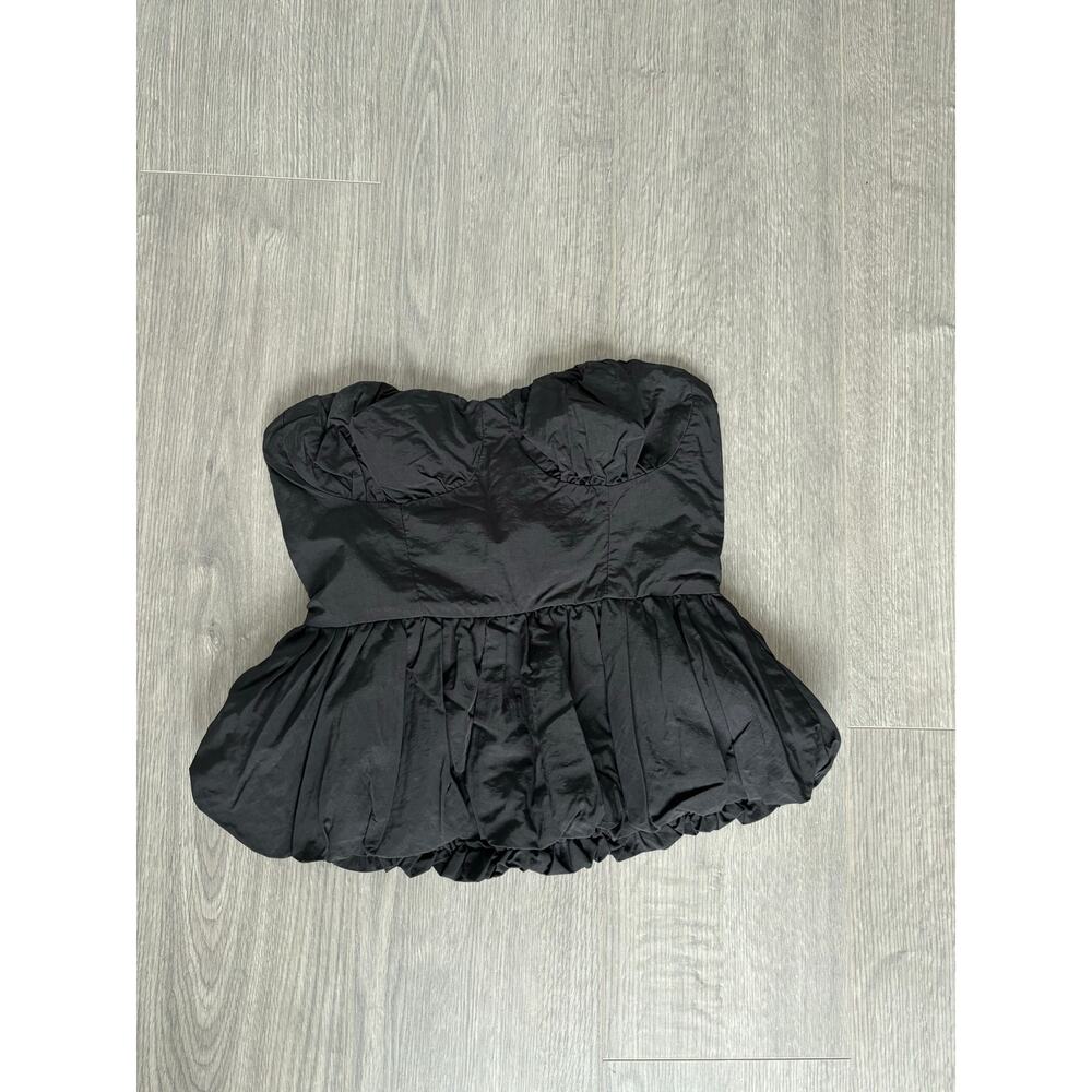 Black bubble tube top
Size S